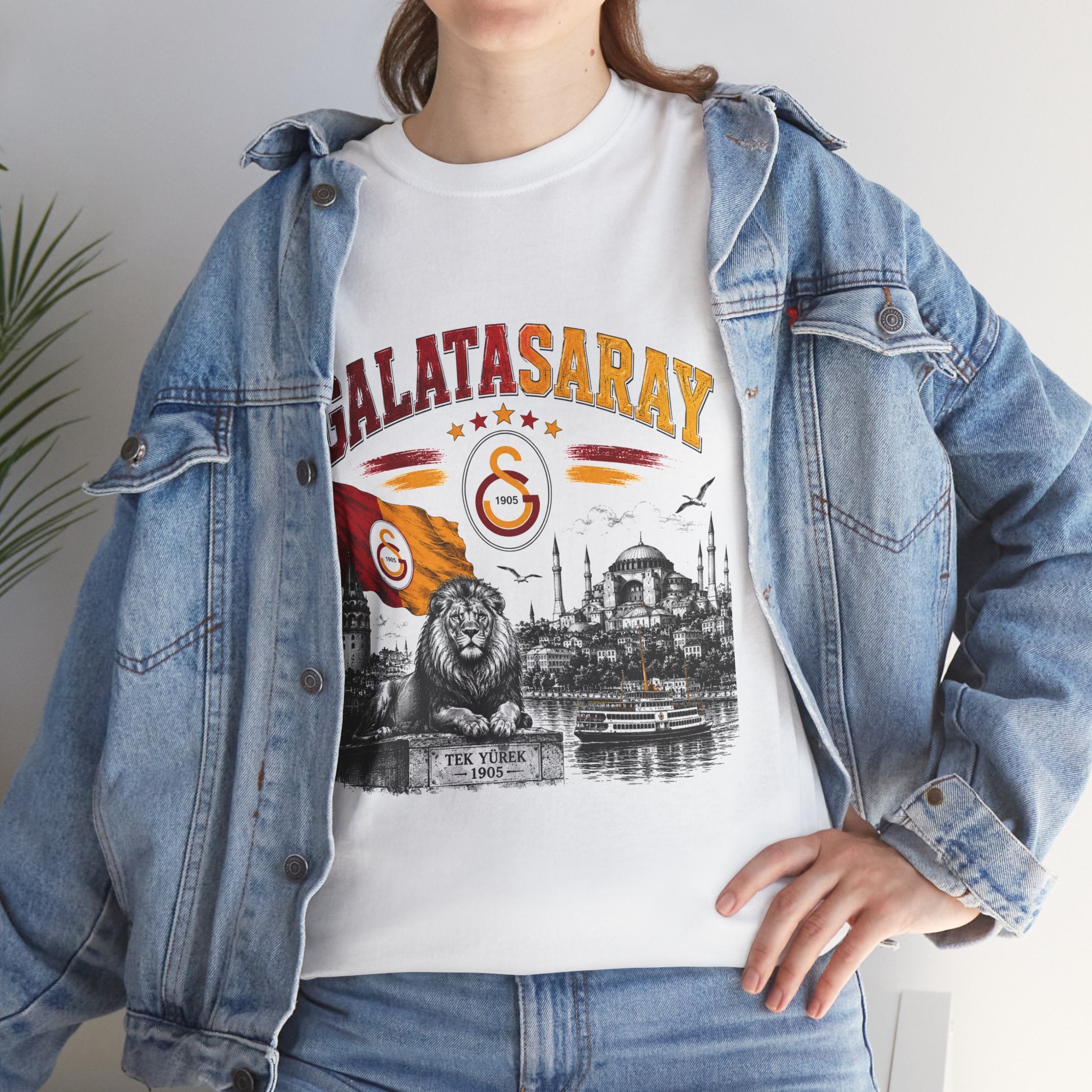 Galatasaray Istanbul Lion T-Shirt – Vintage Soccer Fan Tee