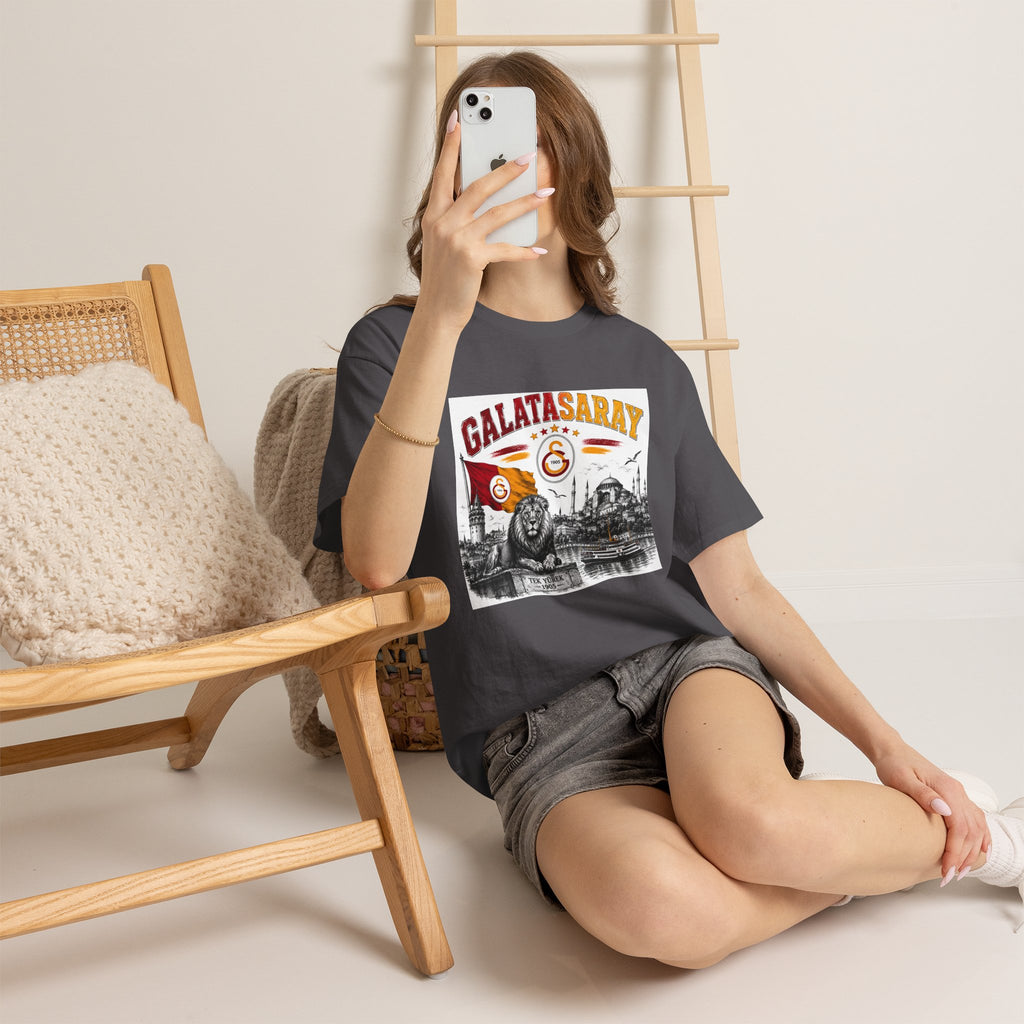 Galatasaray Istanbul Lion T-Shirt – Vintage Soccer Fan Tee
