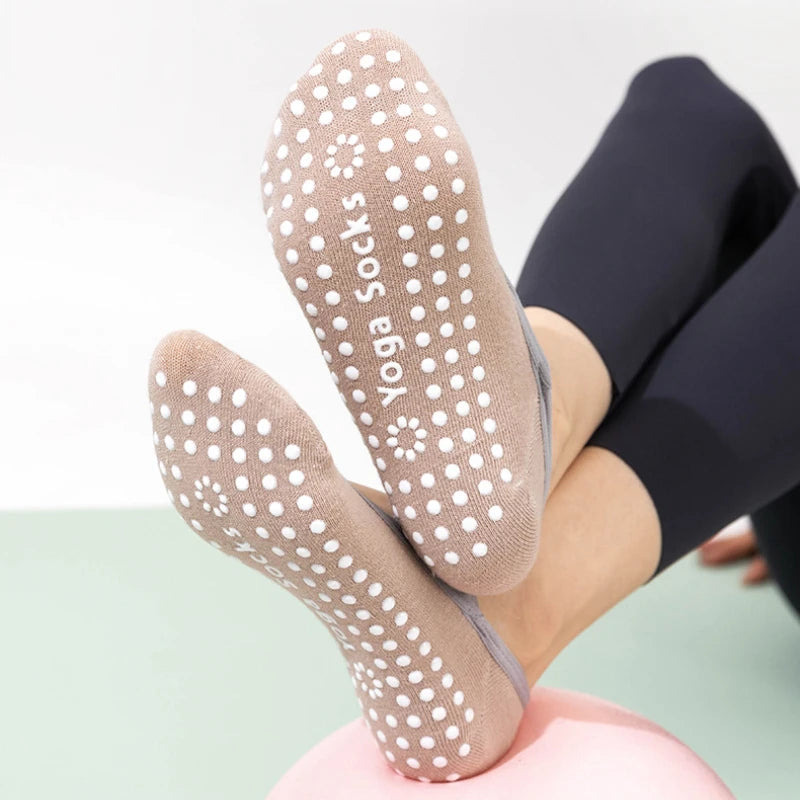 1/ 3 Pair Professional Women's Yoga Socks, Silicone Anti-slip Ballet Pilates Socks, Women's Backless Breathable Bandage Yoga Sport Socks